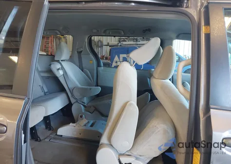 2011 Toyota Sienna Le V6 из США, поврежденный, VIN 5TDKK3DC3BS117189